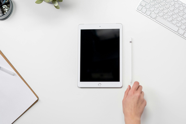 ?AI未來趨勢：技術(shù)突破、應(yīng)用拓展與社會(huì)影響深化?